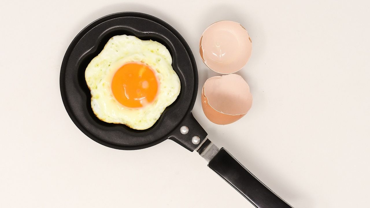 Ilustrasi telur sebagai satu dari 16 makanan tinggi protein.