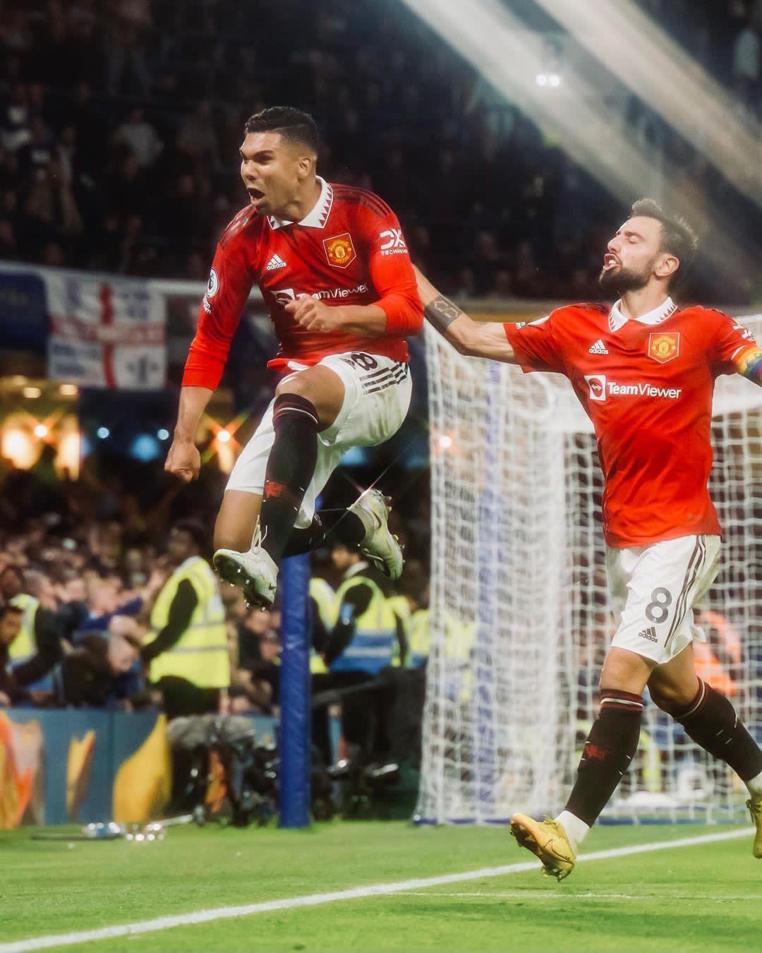Selebrasi Casemiro setelah cetak gol pertama Manchester United atas Chelsea
