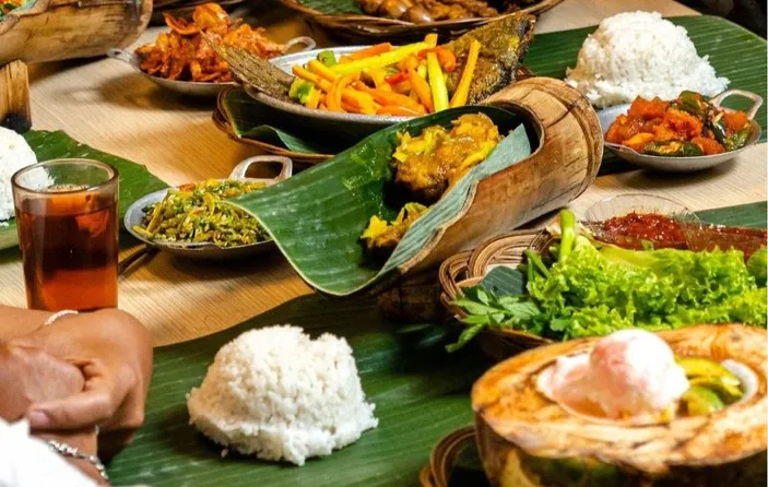 7 Rekomendasi Tempat Makan Keluarga Di Bandung Jawa Barat Dengan Menu ...