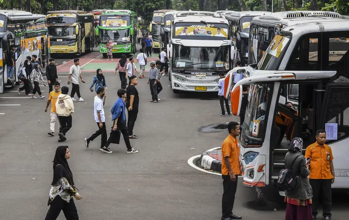 Tips Mudik Lebaran 2024 Naik Bus Agar Tetap Aman, Jangan Sampai Jadi ...