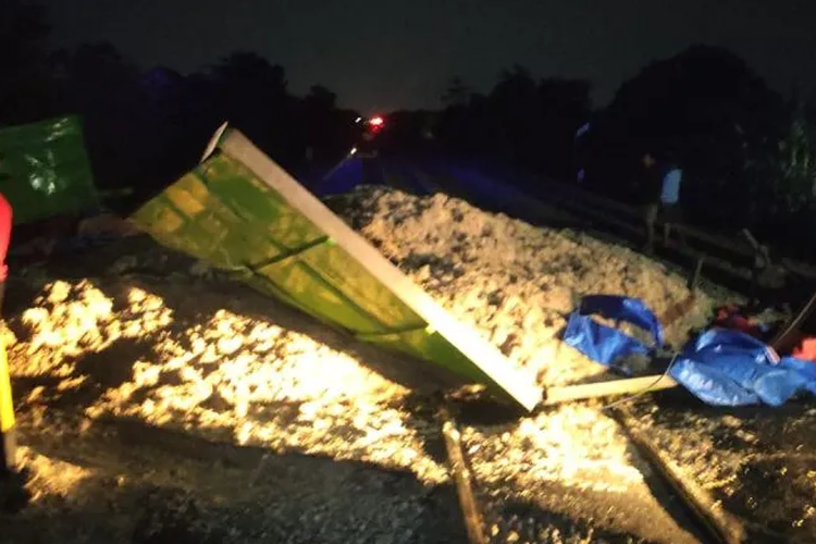 Kronologi Kecelakaan KA Gajayana vs Truk Gandeng, Sopir Kendaraan Diduga Tak Respons Bel Lokomotif