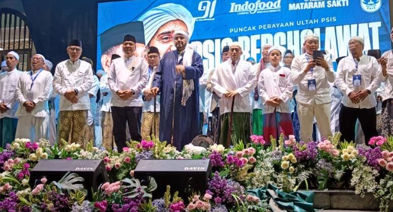 Habib Syech hadir di acara PSIS Bersholawat, Selasa 30 Mei 2023. Ribuan syechermania menyatu dengan para suporter PSIS Semarang.