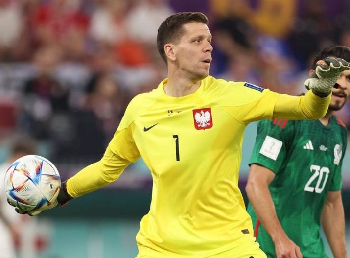 Kiper Polandia Wojciech Szczesny sukses menahan penalti striker Argentina Lionel Messi di Piala Dunia 2022 