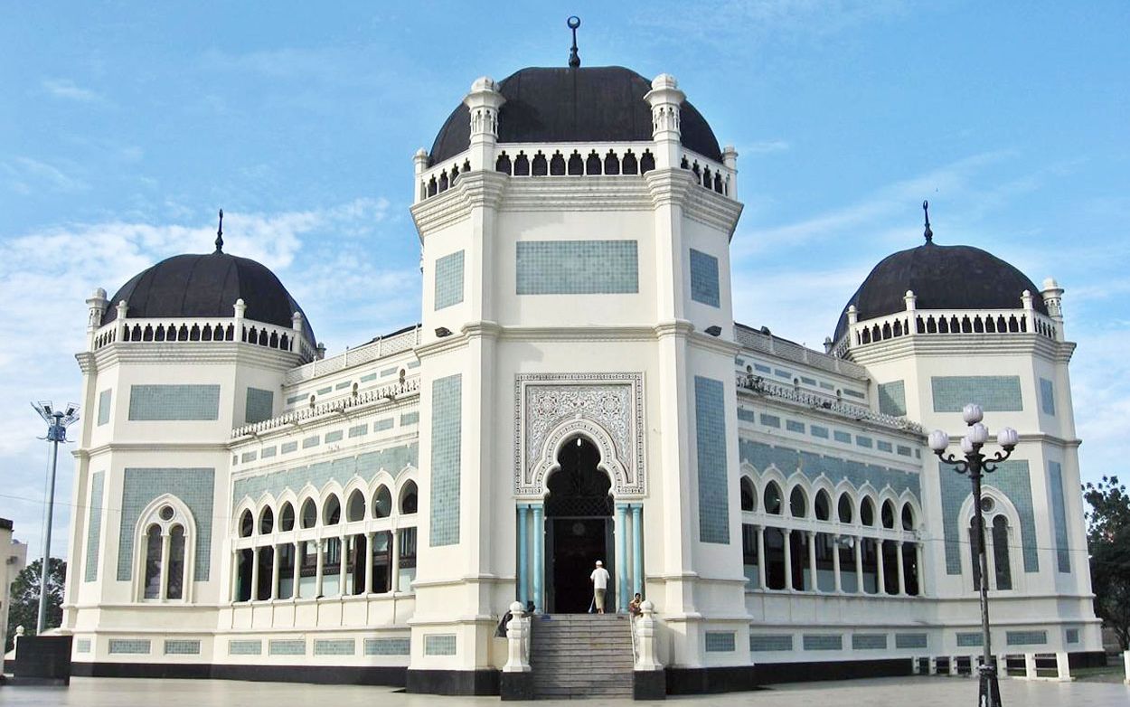 Mesjid Raya Al-Maksum di Kota Medan. JADWAL Buka Puasa RAMADHAN 2023 di MEDAN, DELI SERDANG, KARO, Sumatera Utara dan Sekitarnya.