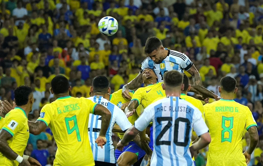 Tandukan Nicolas Otamendi memenangkan Argentina dari Brazil di babak kualifikasi Piala Dunia 2026
