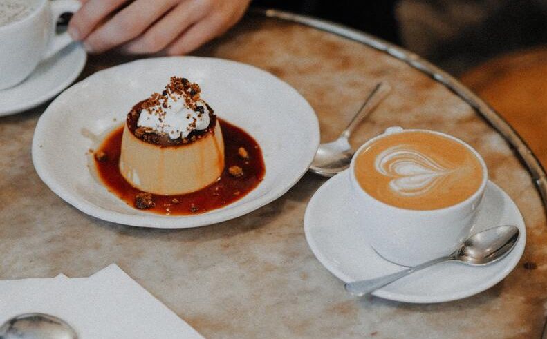 Resep pudding caramel untuk menu takjil buka puasa hari ini.