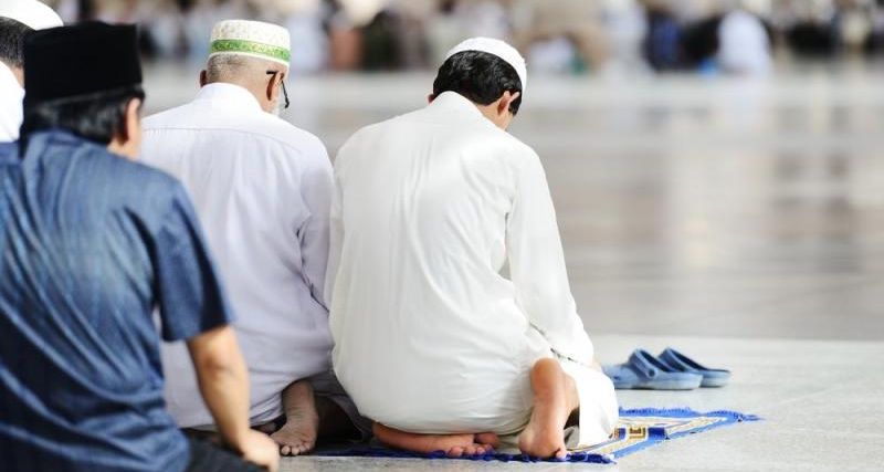 Jangan Sampai Salah Begini Niat Lengkap Dengan Tata Cara Sholat Idul