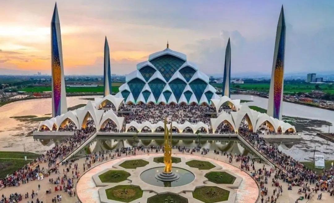 Masjid Al Jabbar. KALENDER Buka Puasa Ramadhan 2023 BANDUNG Raya, Lengkap Jadwal Imsak di JAWA BARAT.