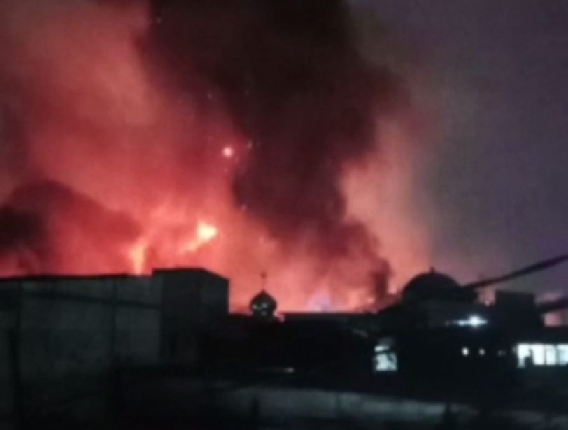 Terjadi sebuah ledakan yang mengakibatkan kebakaran di Kilang Pertamina Refinery Unit II Dumai yang mengakibatkan lima orang luka-luka pada Sabtu 1 April 2023 sekitar pukul 22.44 WIB.