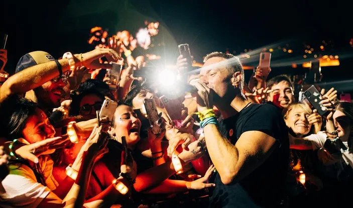 Coldplay Konser di Indonesia, CAT 7 Langsung Trending di Twitter: Nontonnya Lewat Instagram Story