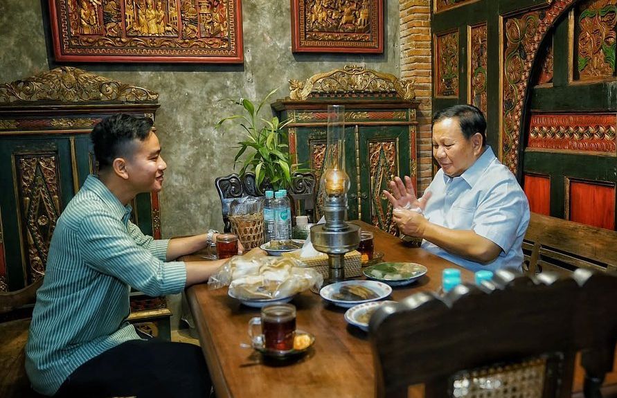 Pertemuan Prabowo Subianto dan Gibran Rakabuming Raka.