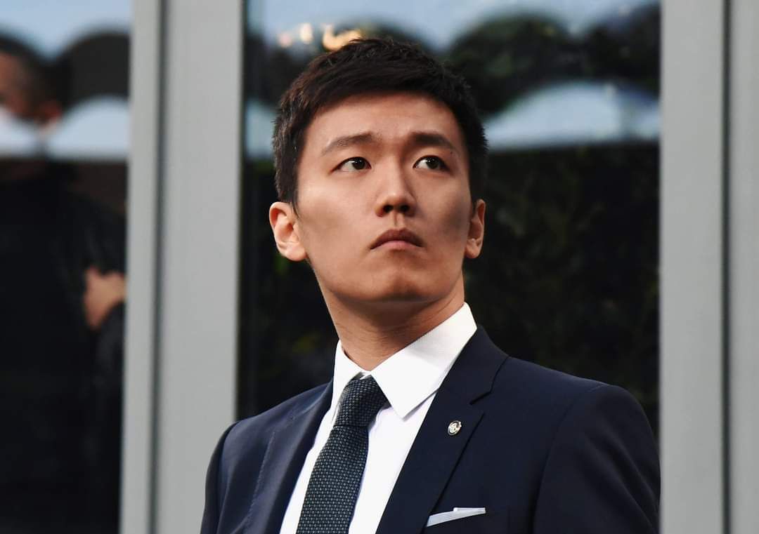 Presiden Inter Steven Zhang membantah berita yang menyatakan akan menjual klubnya.