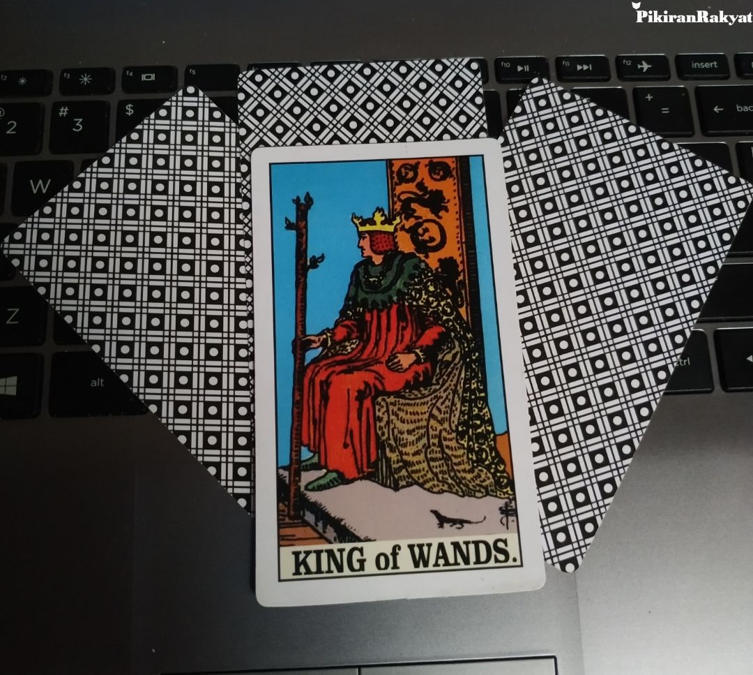 Arti Kartu Tarot King of Wands Dalam Posisi Tegak dan Posisi Terbalik Untuk  Asmara dan Hubungan - Portal Purwokerto