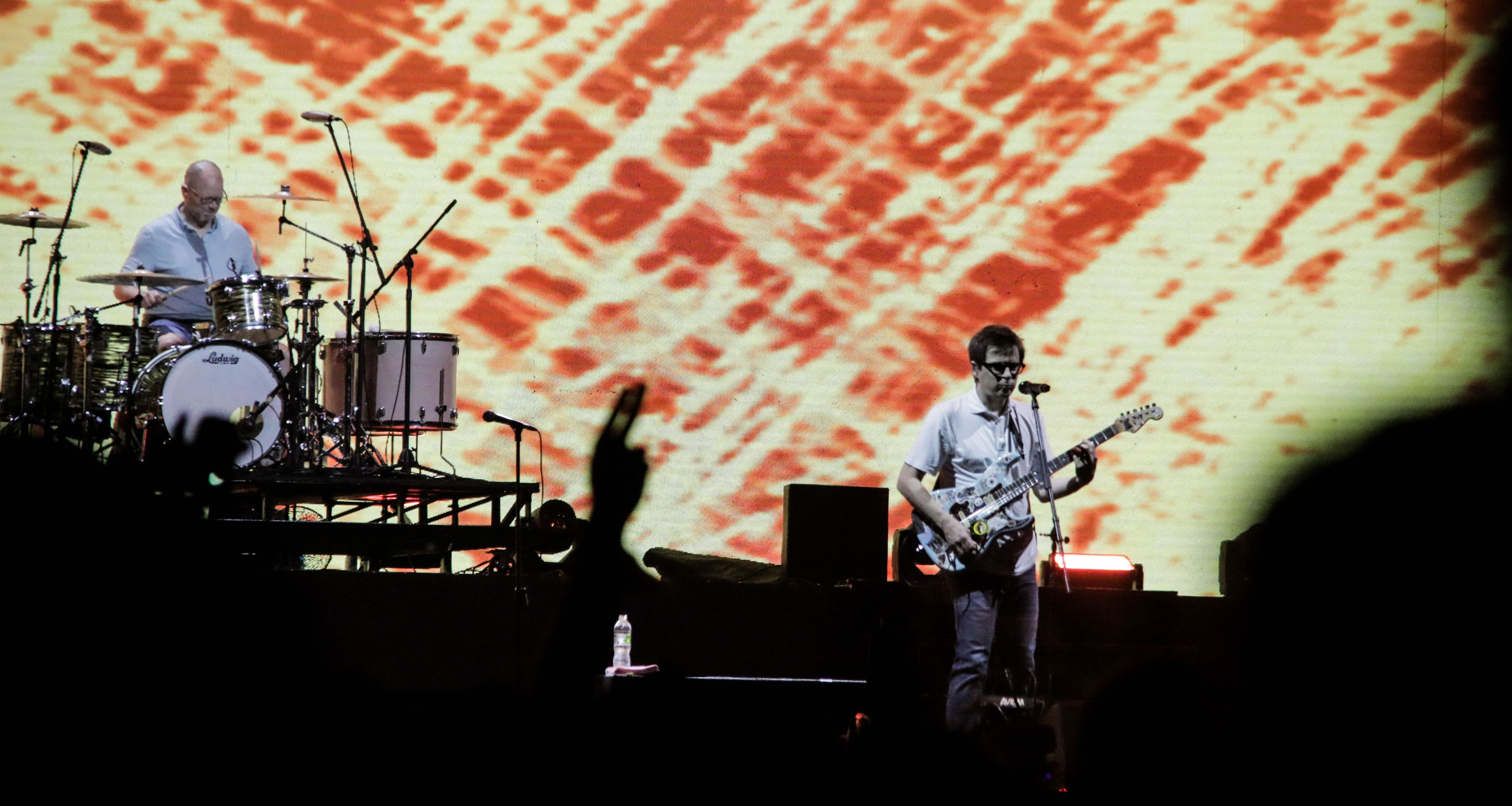 Weezer tampil di panggung Soundrenaline 2022, Sabtu 26 November 2022 di Alianz Ecopark, Ancol, Jakarta.