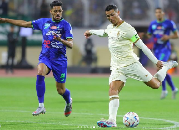 Pecah Telor, Cristiano Ronaldo Selamatkan Al Nassr dari Kekalahan atas Al  Fateh di Menit Krusial - Media Pakuan