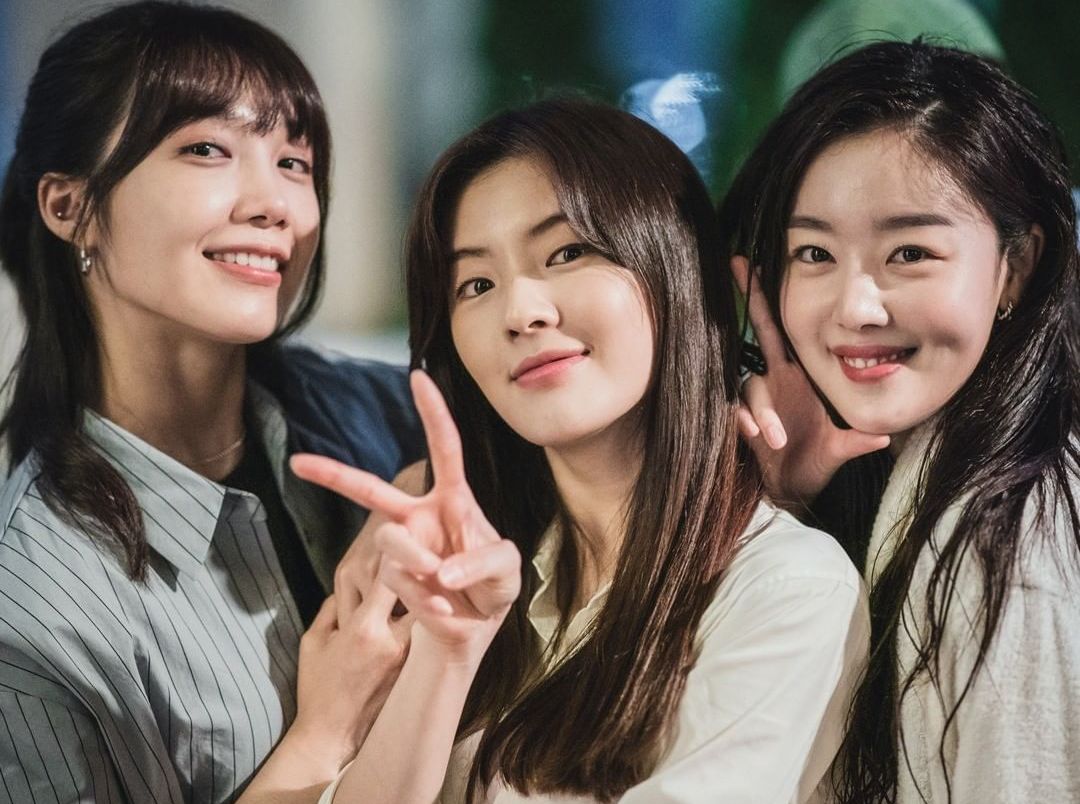 Sinopsis Work Later, Drink Now (2021), Drama Korea tentang Kehidupan 3 Wanita Lajang Usia 30-an