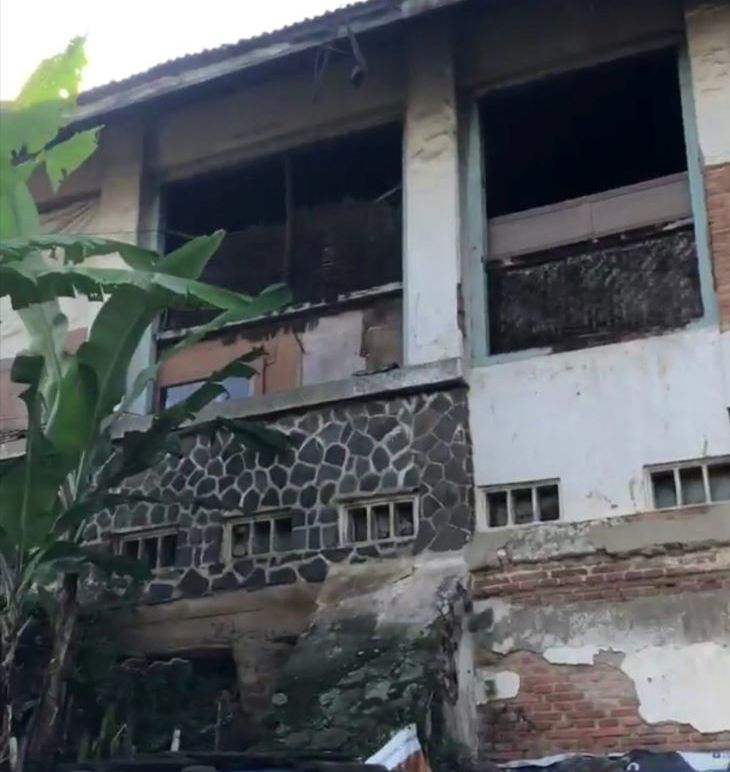 Minim perhatian instansi terkait di Kota Cimahi bangunan cagar budaya Abattoir Bandoeng menunggu kehancuran.
