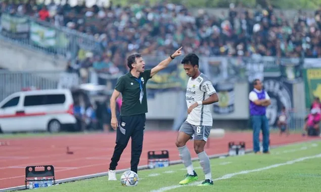 Persib Bandung Beruntung, Bungkam Dewa United yang Bermain dengan 10 Pemain