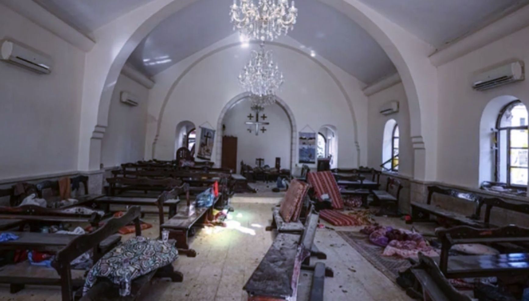 Kondisi kapel St. Philips di Rumah Sakit Al-Ahli Baptist di Gaza yang masih tersisa setelah serangan bom oleh Israel Rabu, 18 Oktober 2023.