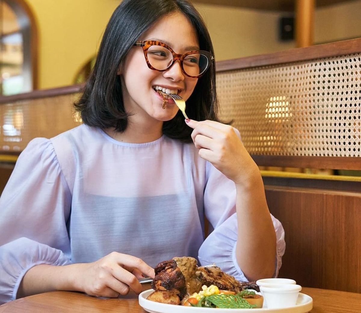 Rekomendasi Makan Enak di Bandung: Yuk Melipir ke  Gaya Brasserie yang Bikin  Hati Berseri-seri