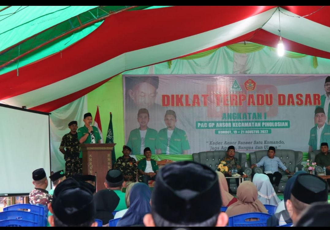 Ketua GP Ansor Kabupaten Bolsel, Fadli Tuliabu SH, saat memberikan Sambutan di Kegiatan DTD 1 PAC Pinolosian. 