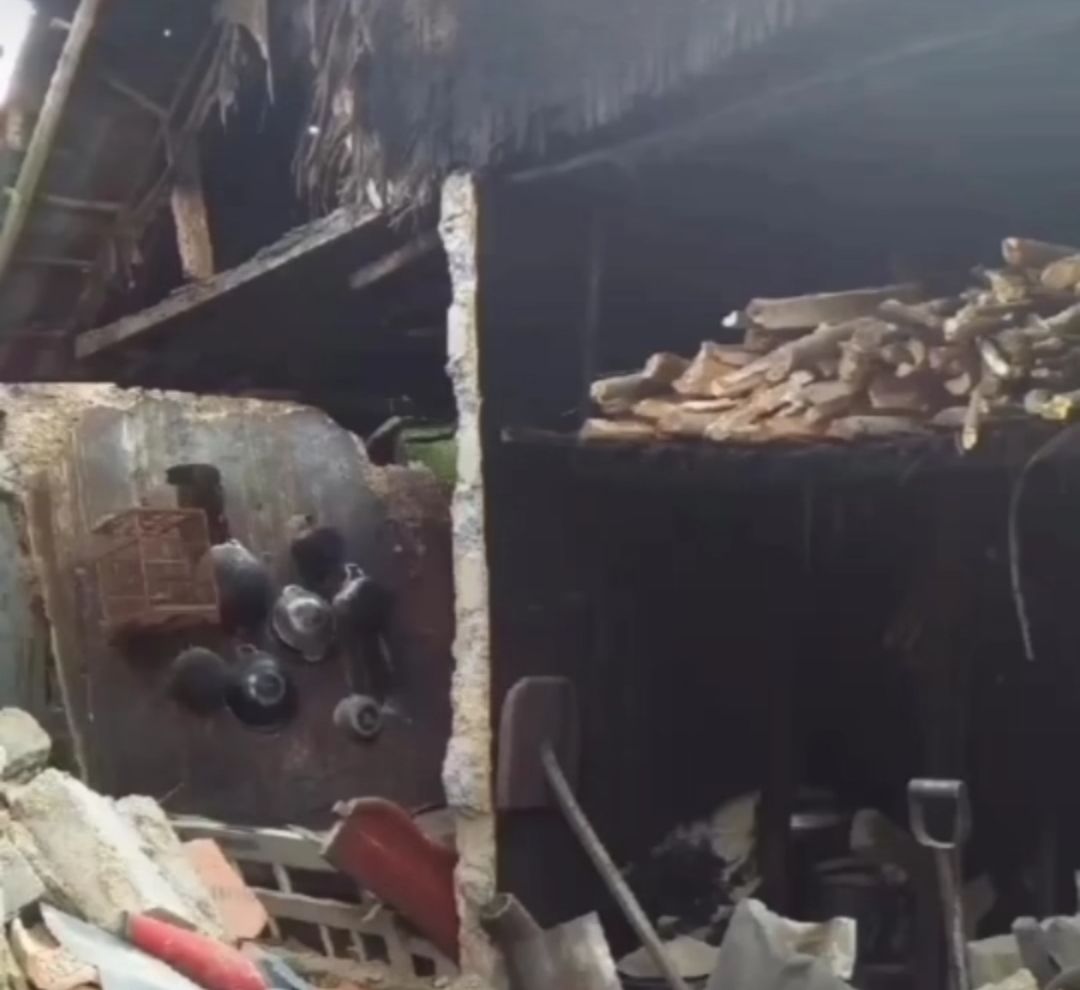 Bangunan rusak di gempa Cianjur
