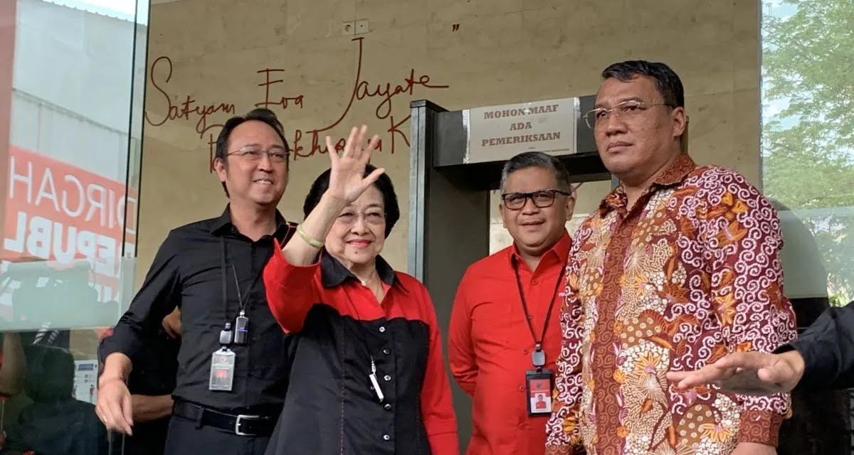 Megawati telah tiba tadi pagi pukul 08.30 di markas partainya tersebut di Jalan Diponegoro, Jakarta Pusat Rabu, 18 Oktober 2023.