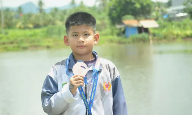 Perenang Termuda se-Jabar Sumbang Medali Pertama untuk Kabupaten Bekasi