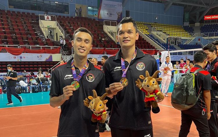 Nizar Julfikar dan Sigit Ardian, pemain voli putra Timnas Indonesia di SEA Games 2022 Vietnam