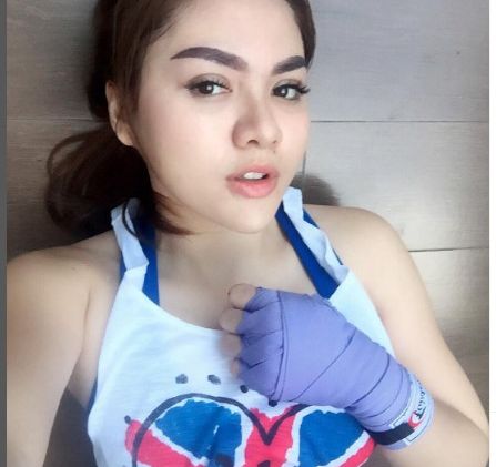Ilustrasi Artis Cantik Tanah AIr Ini Ternyata  dari Cilacap dan Banyumas, Warga Jawa Tengah Udah Pada Tahu Belum Nih?/Tangkapan Layar/Akun Instagram @vickyshu
