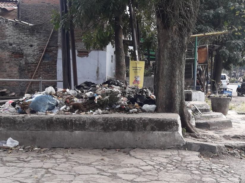 Sampah yang sudah diangkut dari Sungai Cipahit Jalan Laswi Kota Bandung oleh PD Kebersihan pada Selasa, 7 September 2021