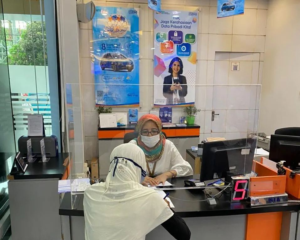 Ilustrasi - KUR BRI 2023 Rp50 juta, berapa bunga pinjaman uang di Bank BRI dan persyaratan dana KUR BRI 2023 cair bawa berkas apa saja.