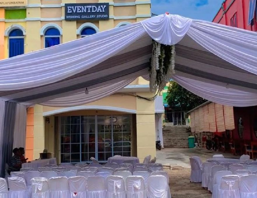 Event Day by Ummi hadirkan wedding organizer di Kota Batam, Ruko Tiban City Square Blok A1 No. 11 (seberang KFC Tiban).