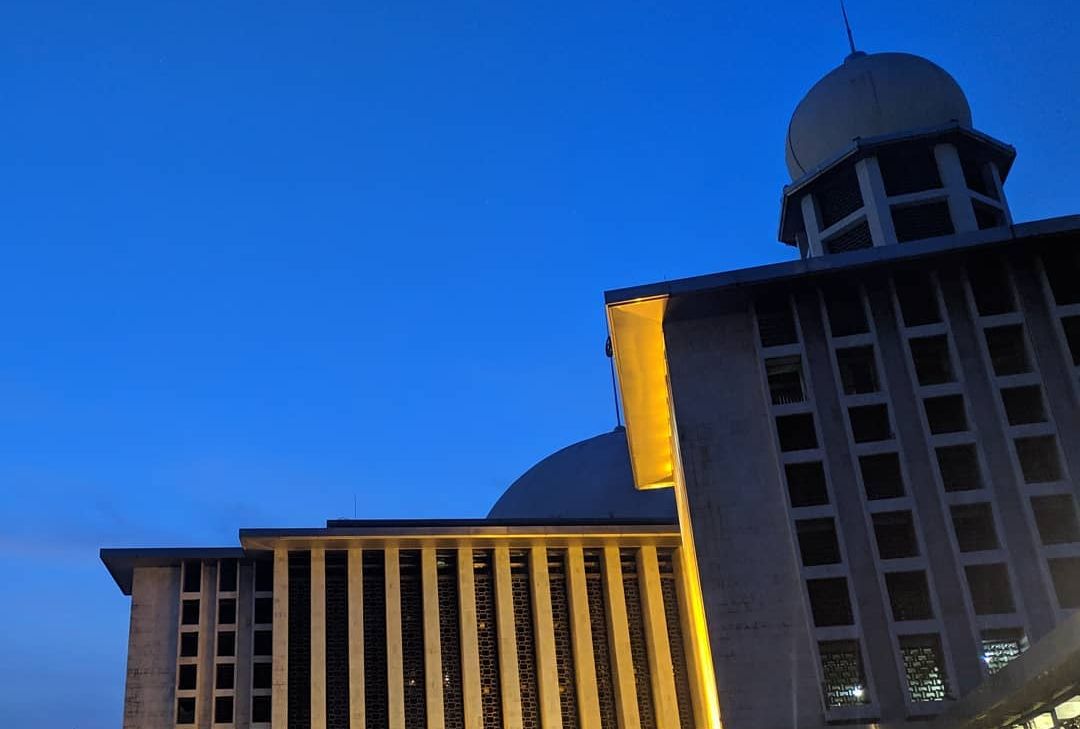 Masjid Istiqlal. Berikut jadwal imsakiyah dan adzan maghrib untuk wilayah Jakarta dan sekitarnya pada hari ini Kamis 23 Maret 2023. 