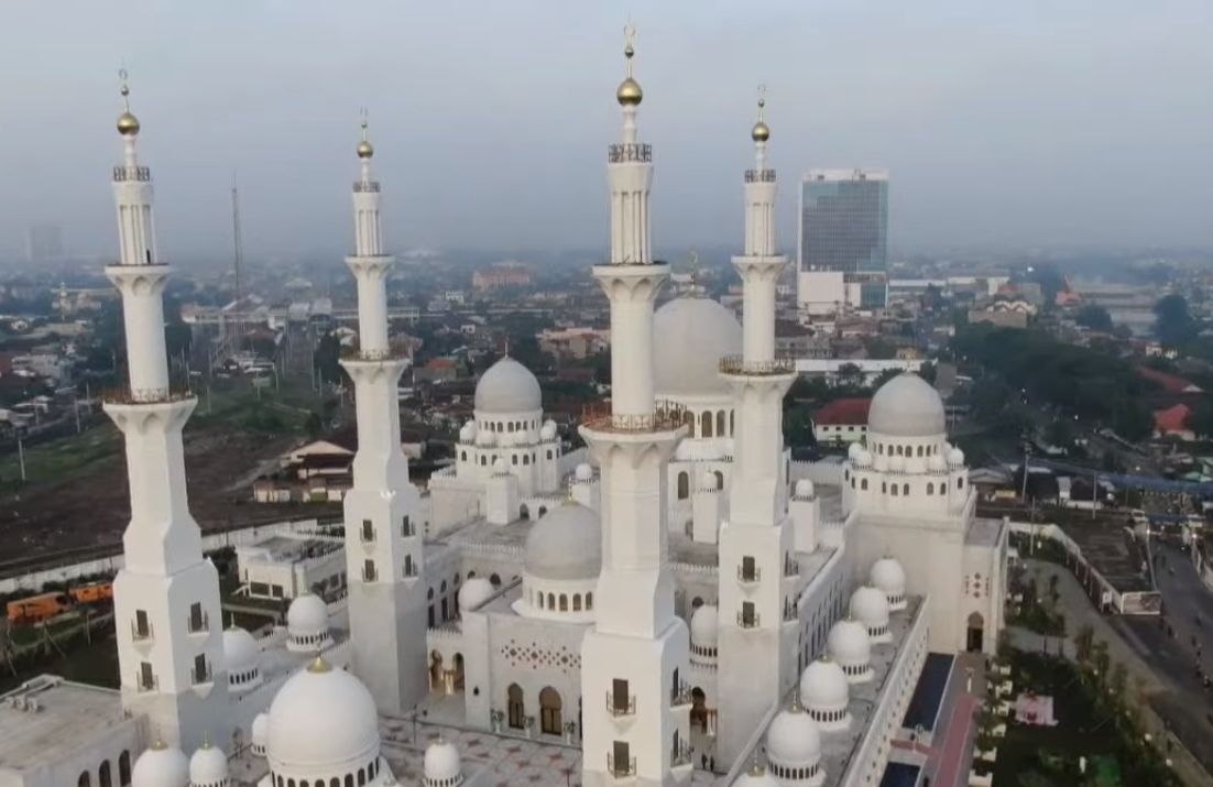 9 Hal Menarik Tentang Masjid Raya Sheikh Zayed Yang Kini Menjadi Ikon ...