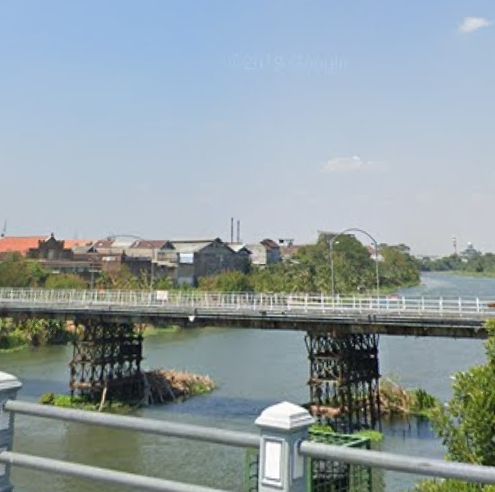 Jembatan Lama Kediri dilihat dari jalan Brawijaya melalui Google Map