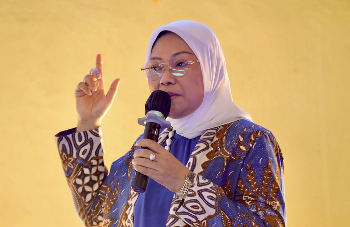 Menaker Ida Fauziyah menyebutkan pelaksanaan K3 harus menjadi prioritas karena jumlah kecelakaan kerja di Indonesia meningkat.