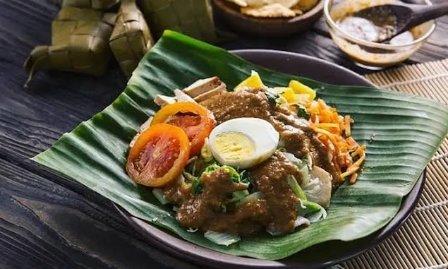 16 Tempat Makan Gado-gado di Makassar, Ada Warung Langgananmu? 