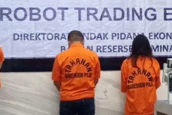Penipuan robot trading sparta Waspada Robot