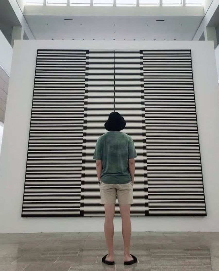 RM saat berada di National Museum of Modern and Contemporary Art (MMCA), Gwacheon (twitter.com/BTS_twt)
