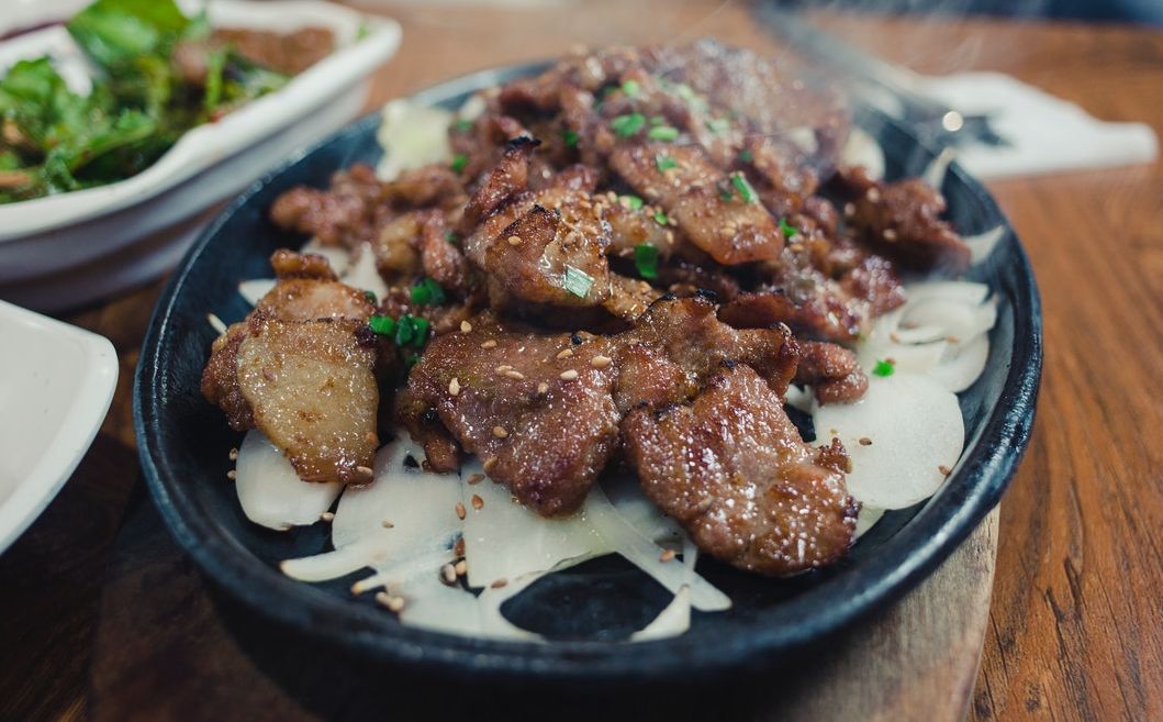Ilustrasi Resep Daging Sapi Asam Manis yang Mudah dan Lezat