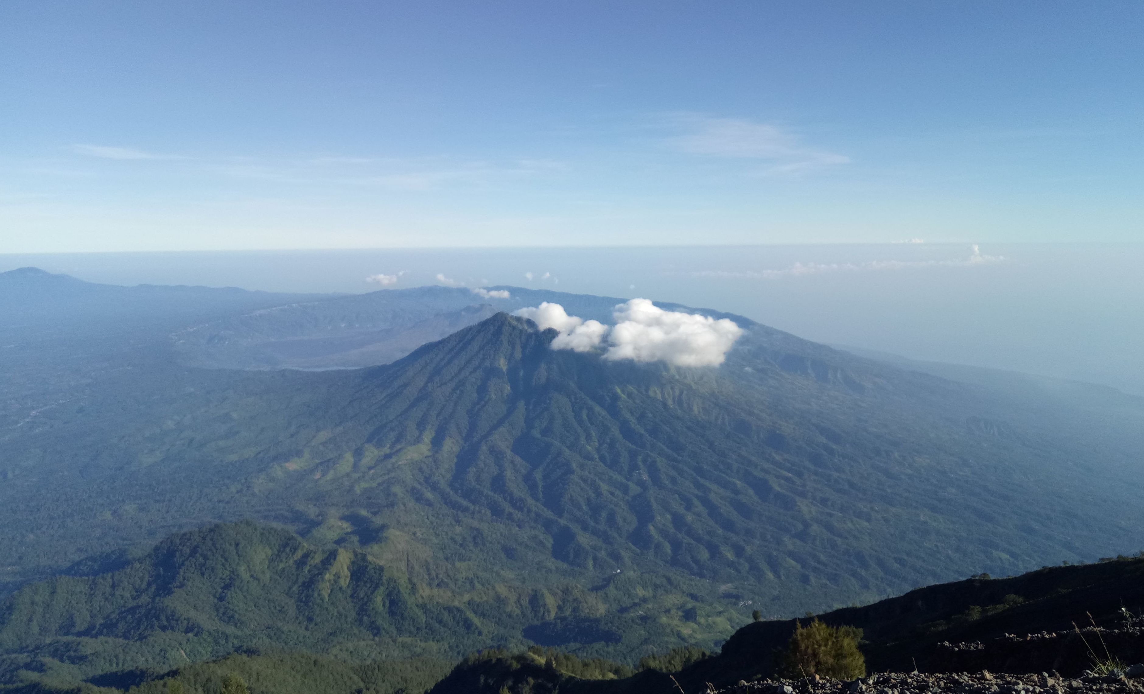 Gunung Agung Bali Meletus, Muntahkan Abu Panas Setinggi 20.000 M Dan ...