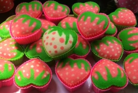 Resep Bolu Kukus Karakter Strawberry, Cemilan Cantik Untuk Orang yang Spesial