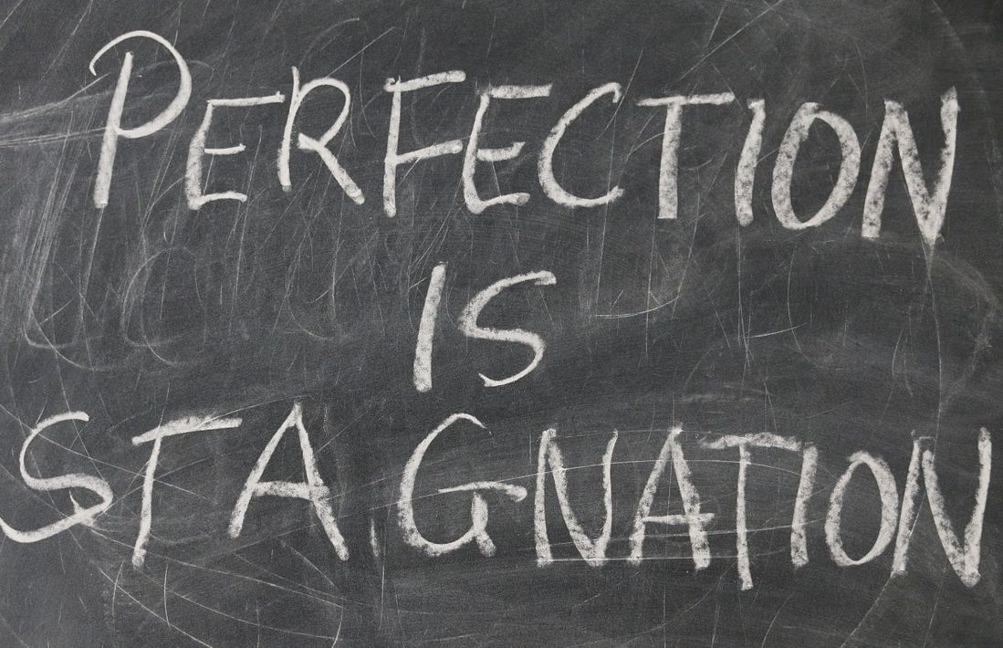 perfeksionisme adalah salah satu penyebab seseorang terkena sindrom insecure