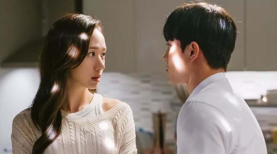 Kwak Dong Yeon dan Go Sung Hee tampil di drama komedi Gaus Electronics.