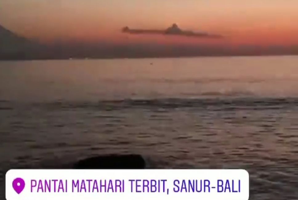 Viral Awan Mirip Kri Nanggala 402 Hiasi Langit Fajar Di Pantai Bali Netizen Panjatkan Doa Untuk Awak Kapal Semarangku