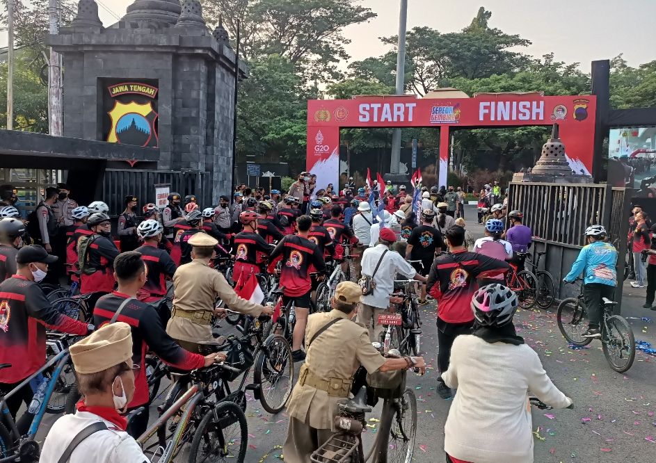 Sepeda Gembira Semarak Bhayangkara 76 Polda Jawa Tengah/Kabar Tegal/Sandy