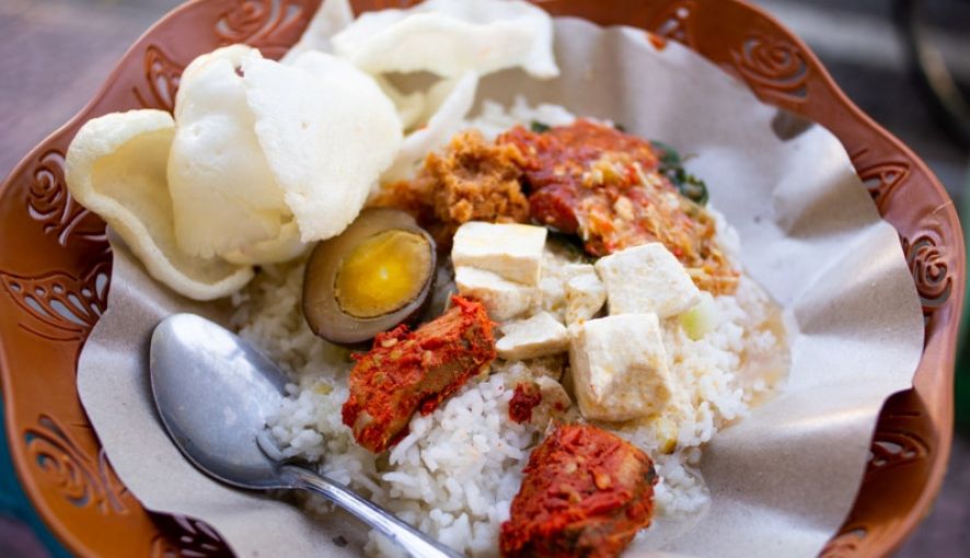 Berikut resep Sego Cawuk kuliner khas Banyuwangi yang bikin lidah bergoyang. Sego cawuk terdiri dari kuah parutan kelapa & kuah pindang