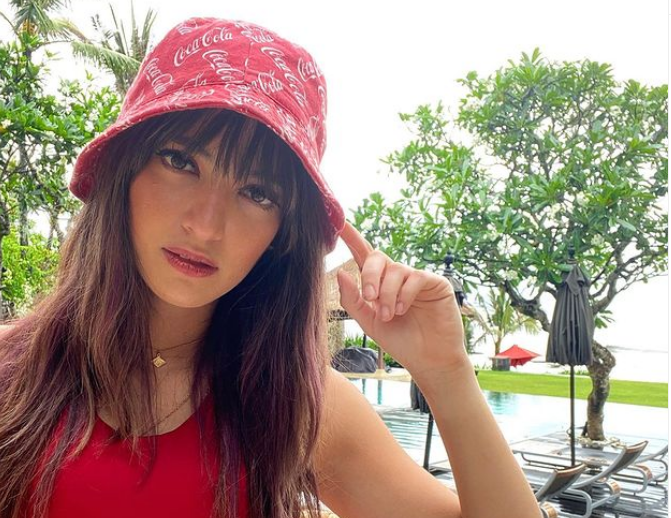 Jadi Host Dalam Acara Tiktok Awards, Nia Ramadhani Banjir ...
