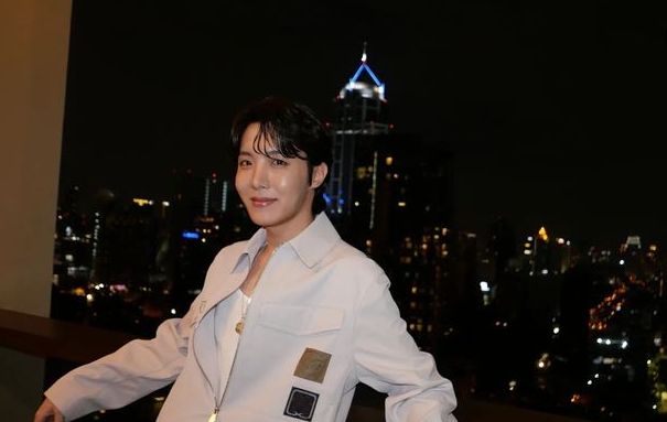 BigHit Music beri konfirmasi J-Hope BTS mendaftarkan diri bergabung dengan wajib militer Korea Selatan.
